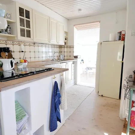 Two-bedroom Holiday In בית נופש